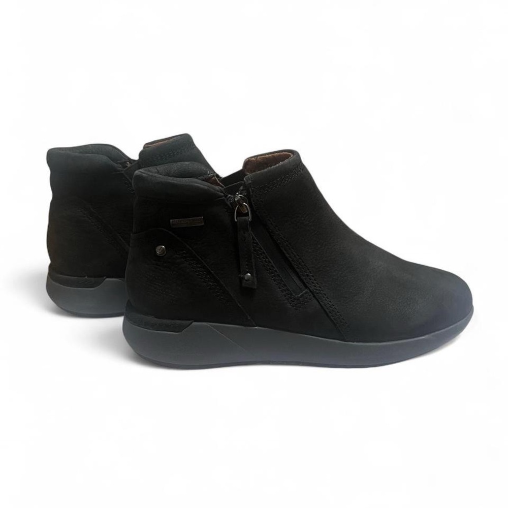 Cobb Hill Hydro-Shield water proof Black Ankle zip Booties
